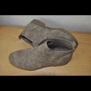 Amanza Slip on Bootie